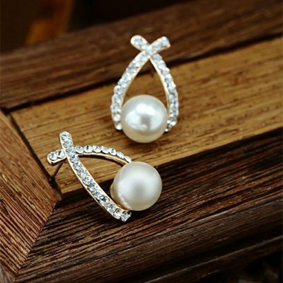 Cross Crystal Stud Earrings For Women - Picture 4 of 4